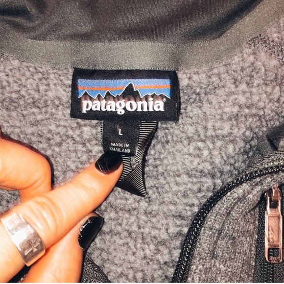 Patagonia pullover size larger - Picture 4 of 4
